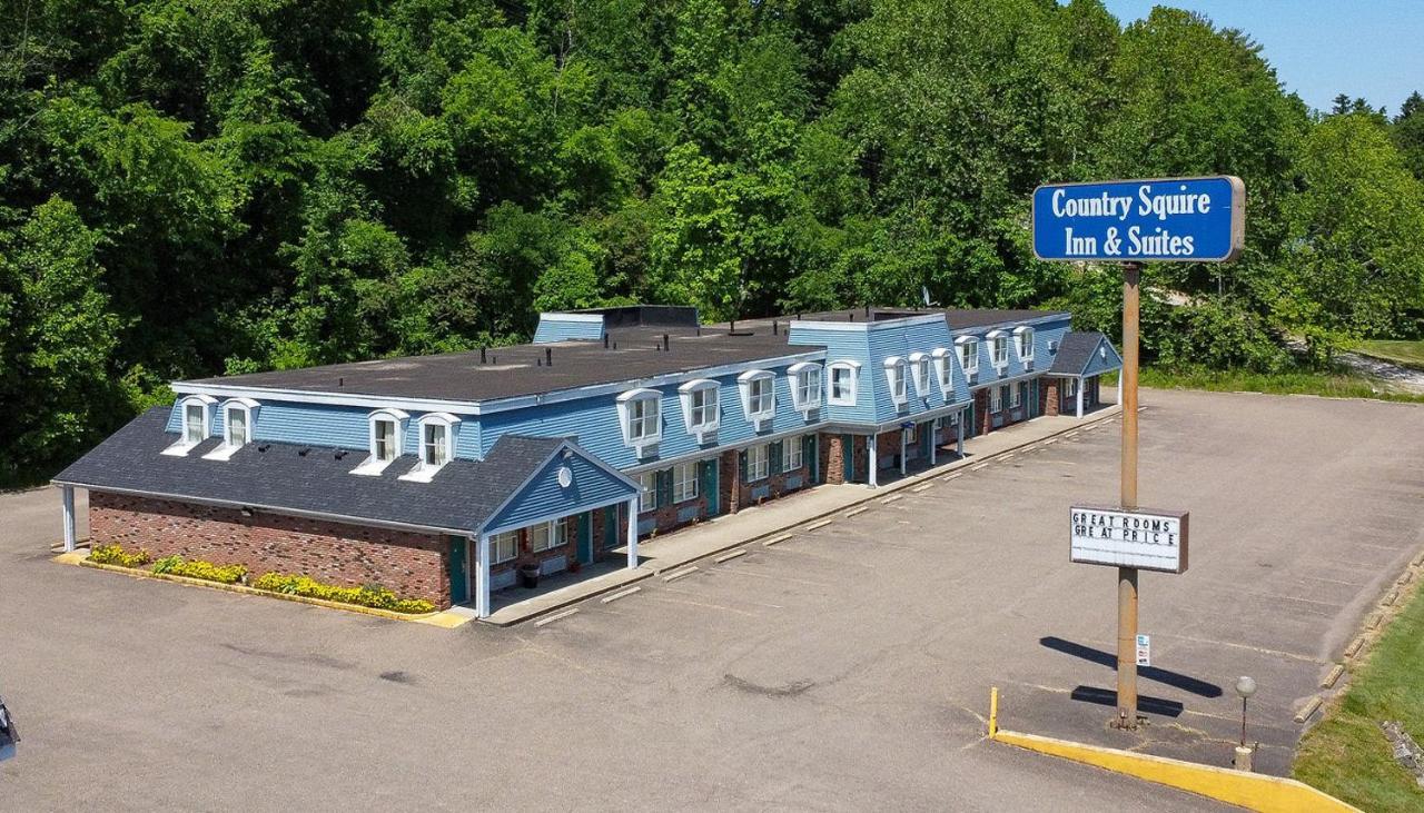 Country Squire Inn And Suites Coshocton Exterior photo