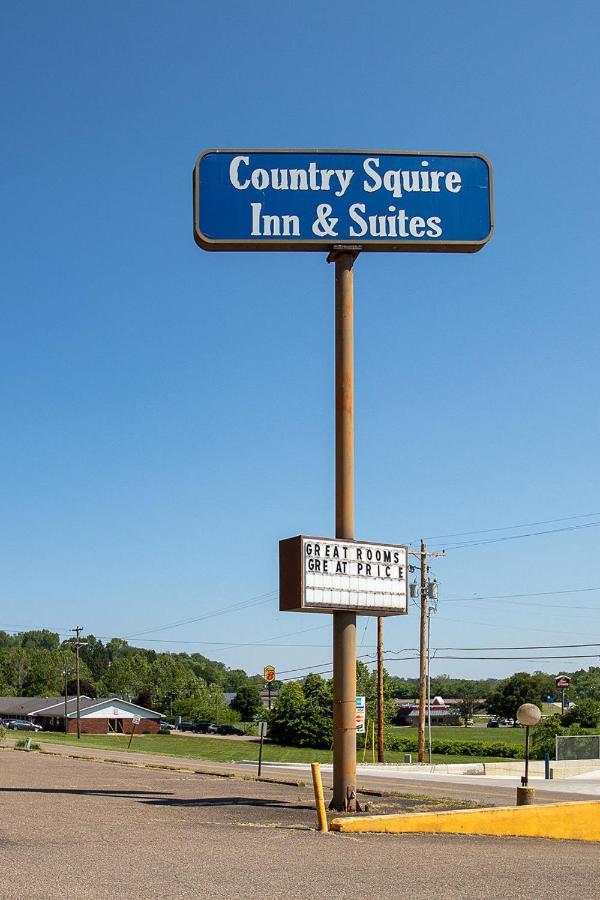 Country Squire Inn And Suites Coshocton Exterior photo