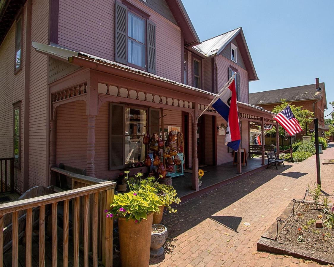 Country Squire Inn And Suites Coshocton Exterior photo