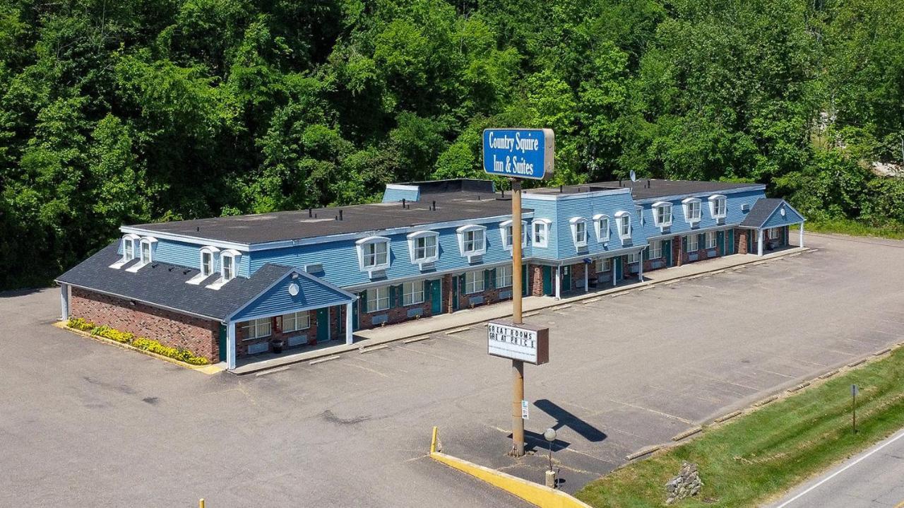 Country Squire Inn And Suites Coshocton Exterior photo