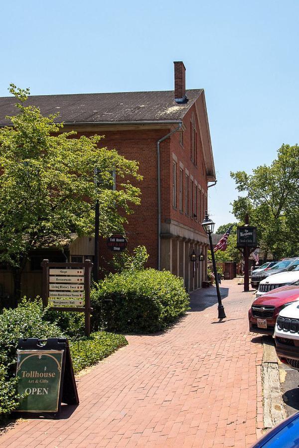 Country Squire Inn And Suites Coshocton Exterior photo
