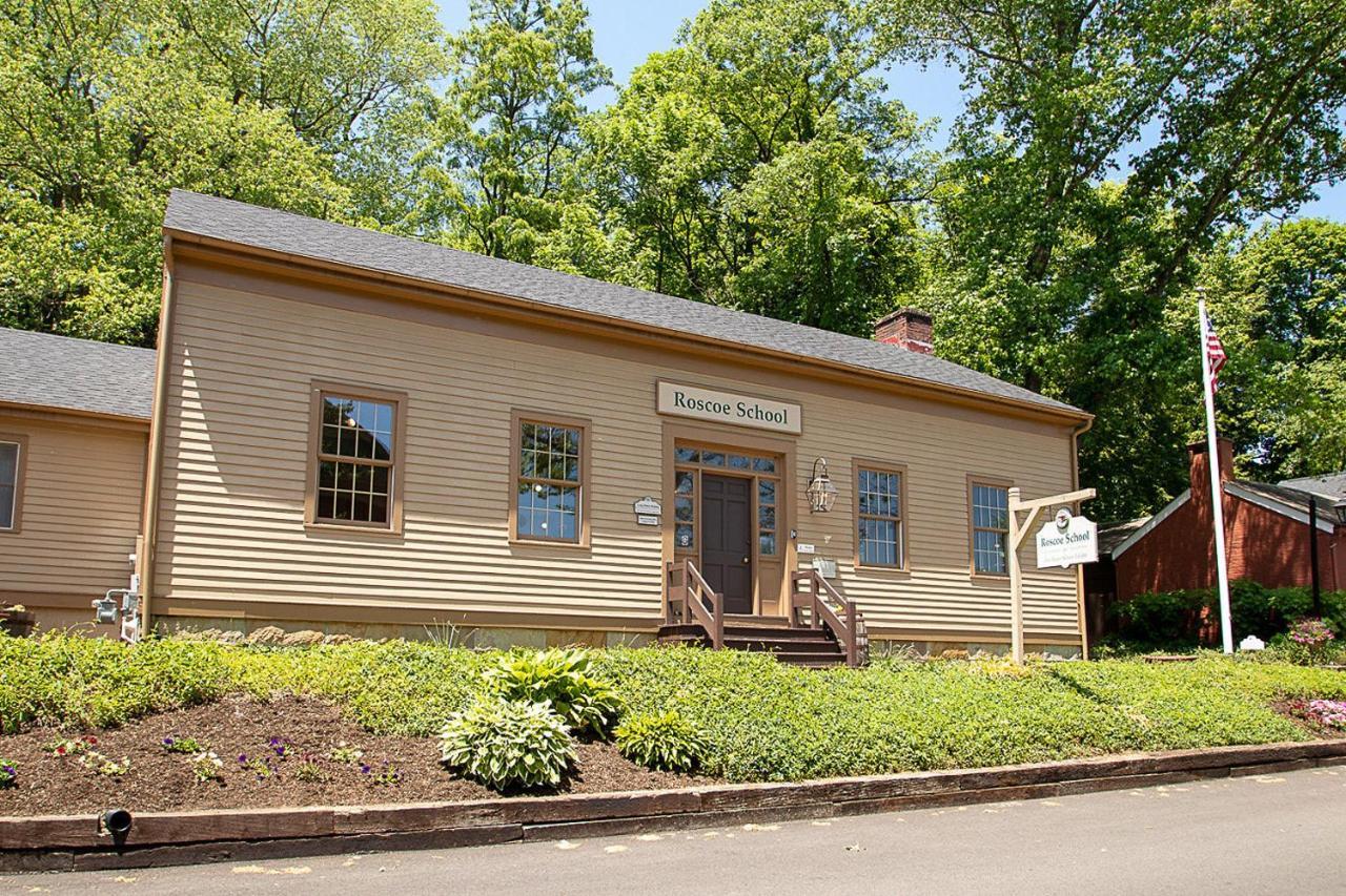 Country Squire Inn And Suites Coshocton Exterior photo